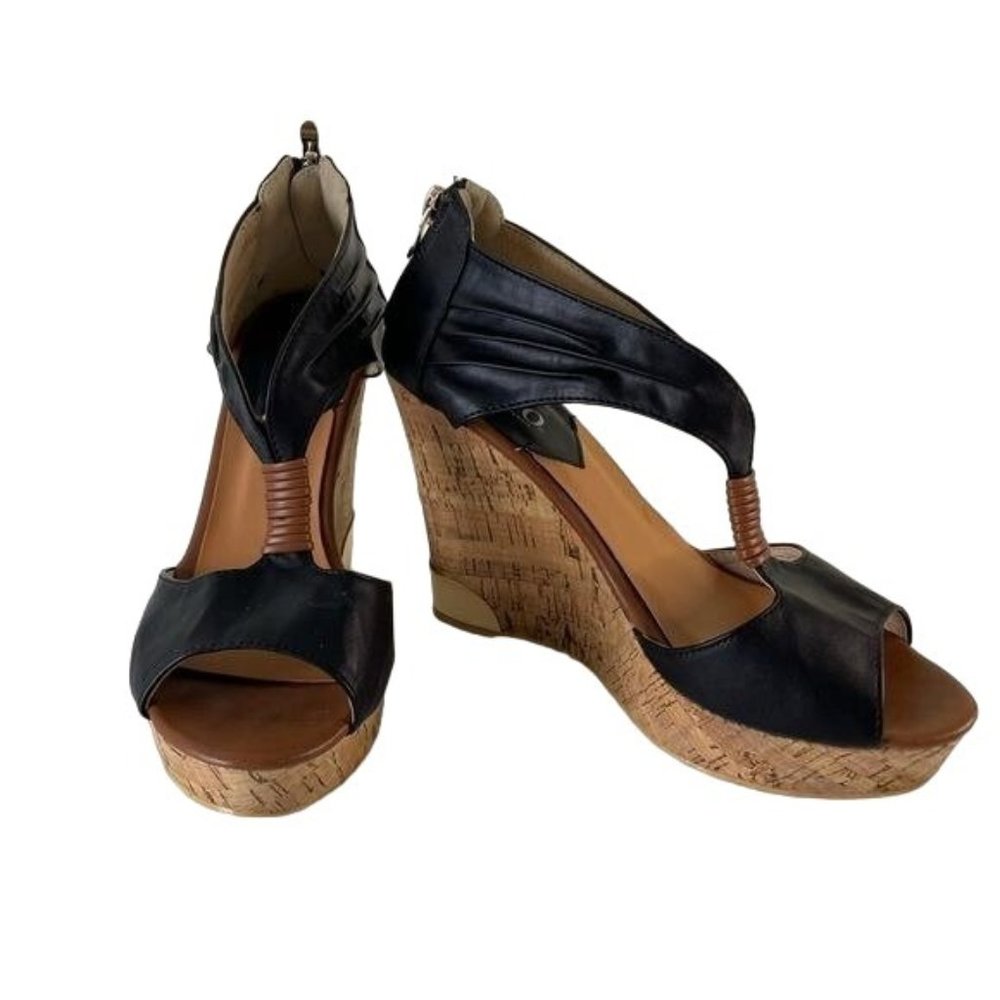 Bucco Women’s Black & Gold Wedge Sandal, Size 7 1/2